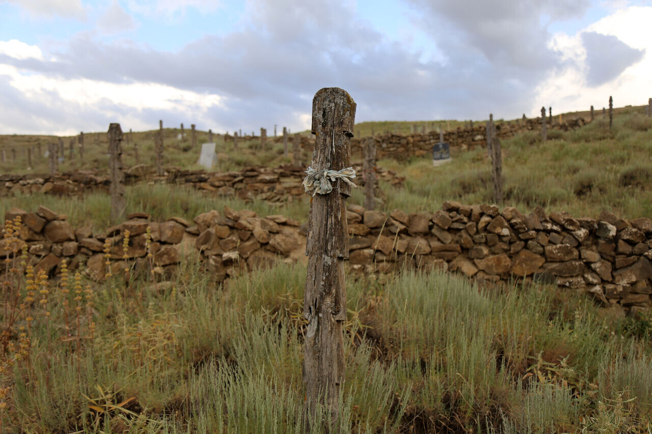 قبرستان چوبی باغلق