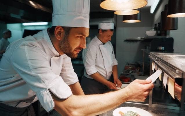 آموزش هتلداری از پایه تا حرفهای آموزش هتلداری از پایه تا حرفهای