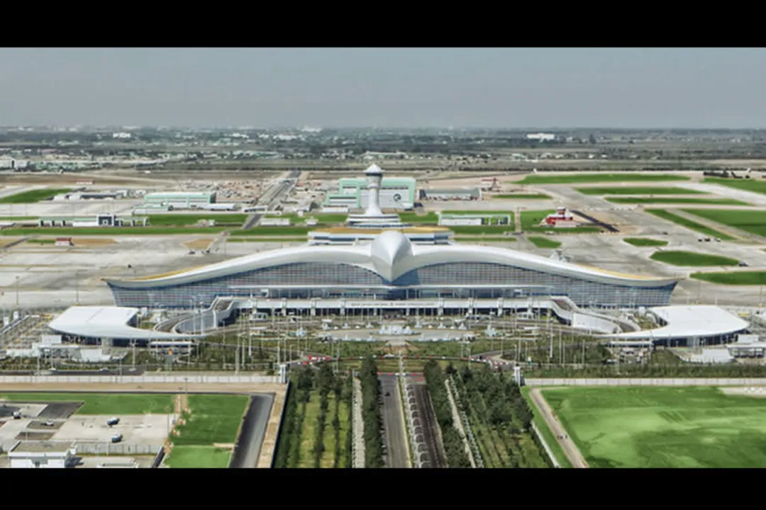 فرودگاه عشق آباد