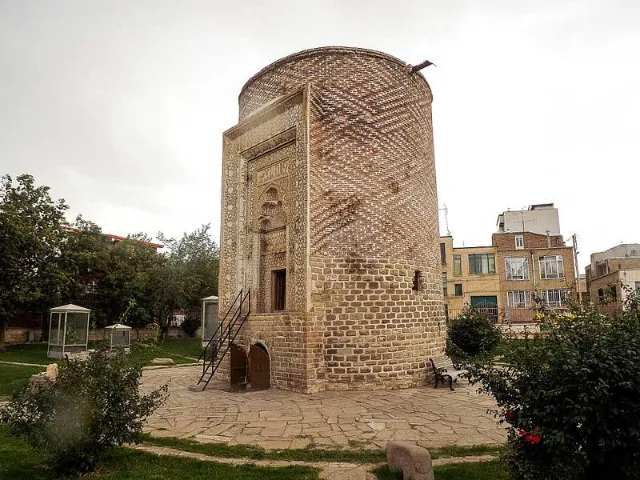 برج سه گنبد ارومیه برج سه گنبد ارومیه