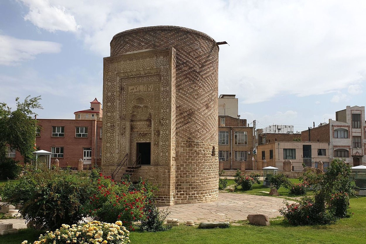 برج سه گنبد ارومیه برج سه گنبد ارومیه