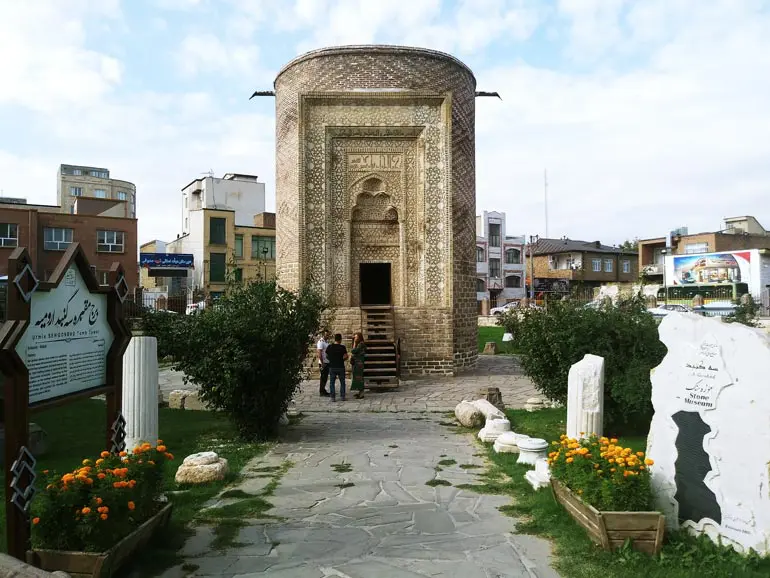 برج سه گنبد ارومیه برج سه گنبد ارومیه