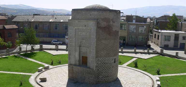 برج سه گنبد ارومیه برج سه گنبد ارومیه