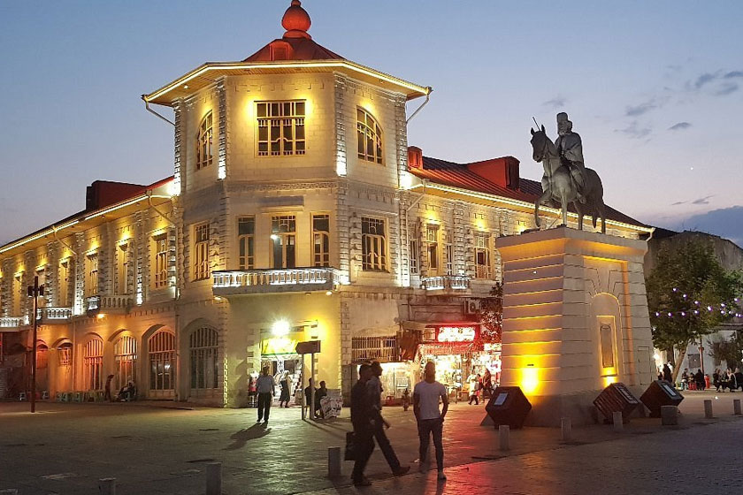 میدان شهرداری رشت